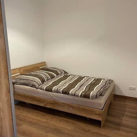 Apartment In Zentraler Lage Mit Privatparkplatz Ґрафенвер Екстер'єр фото